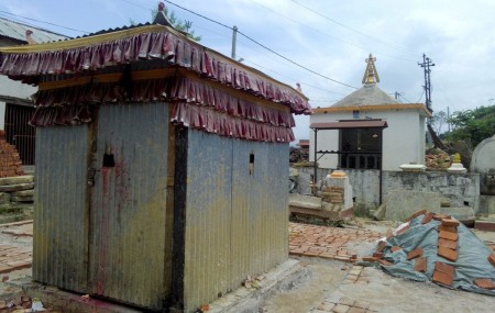 फर्पिङस्थित गोपालेश्वर मन्दिर।