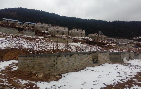 एनआरएनएले पुनर्निर्माण गरिरहेको गोरखाको लाप्राकस्थित गुप्सीपाखा। तस्वीर: तुले गुरुङ