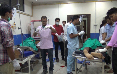 बम बिस्फोटनका घाइते। तस्वीर: दिनेश खबर