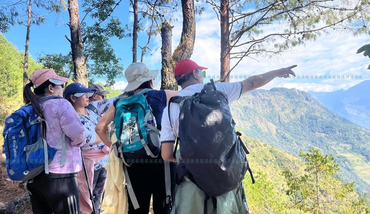 सिन्धुपाल्चोक हाइकिङ। तस्बिरः सुरेन्द्र फुयाल