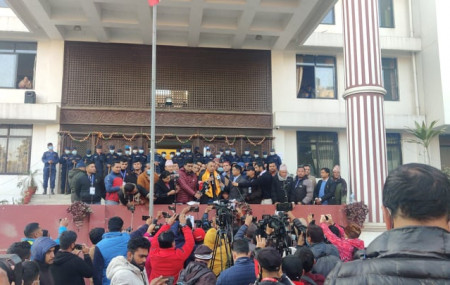 महामन्त्रीको अन्तिम मत परिणाम घोषणा गर्दै निर्वाचन समितिका सदस्यहरू। तस्बिरः निशा भण्डारी/सेतोपाटी