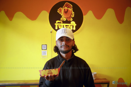 जसले ७ लाख लगानीमा चिप्सलाई बनाए खाजा