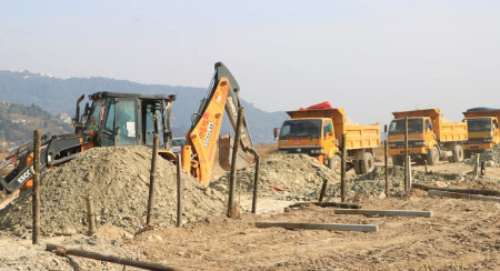 किन दर्जनौं पटक पक्राउ पर्दा पनि फेवातालको सिमसार पुर्न उद्दत छन् खतिवडा?