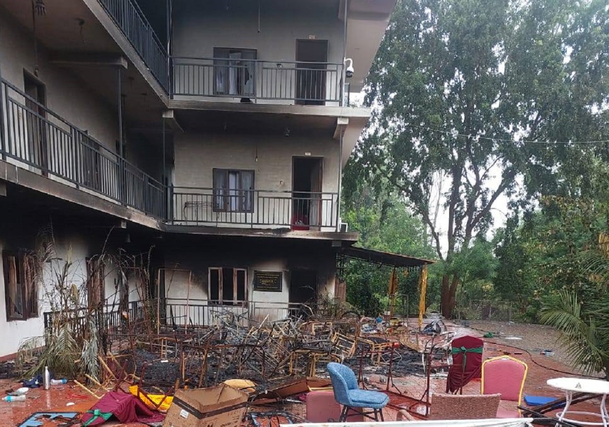 रेडियो नेपालमा समाचार वाचन र गीत गाएर किनेको जग्गामा होटल खोलेको थिएँ, खरानी बनाइयो: कोमल वली