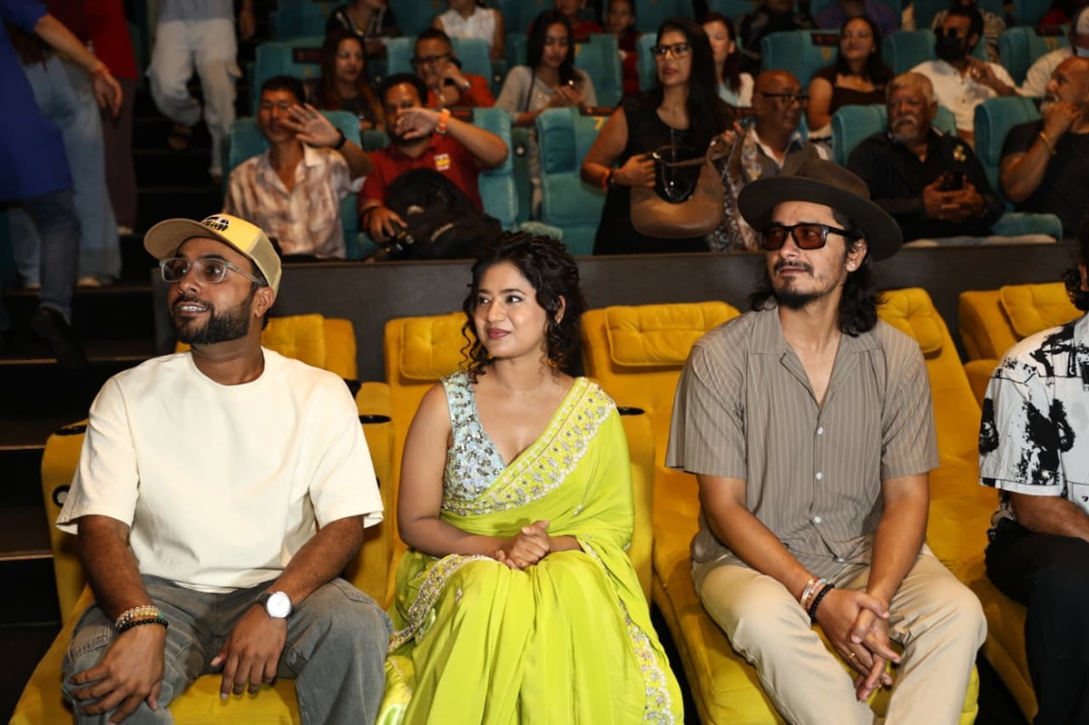 -रिलिजअघि आयोजित प्रिमियरमा फिल्मका कलाकारहरू। -फाइल तस्बिर