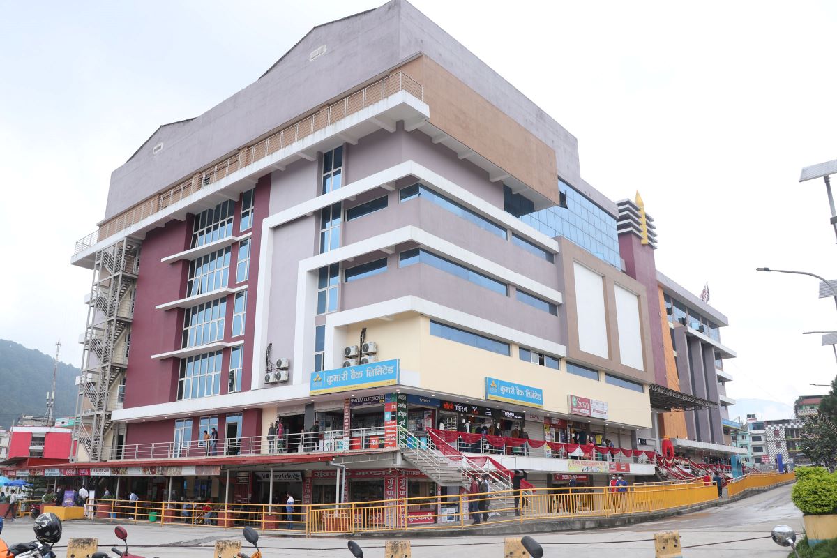 ल्होत्से मलमा भएको आगजनीबाट ३५ करोड बढीको क्षति