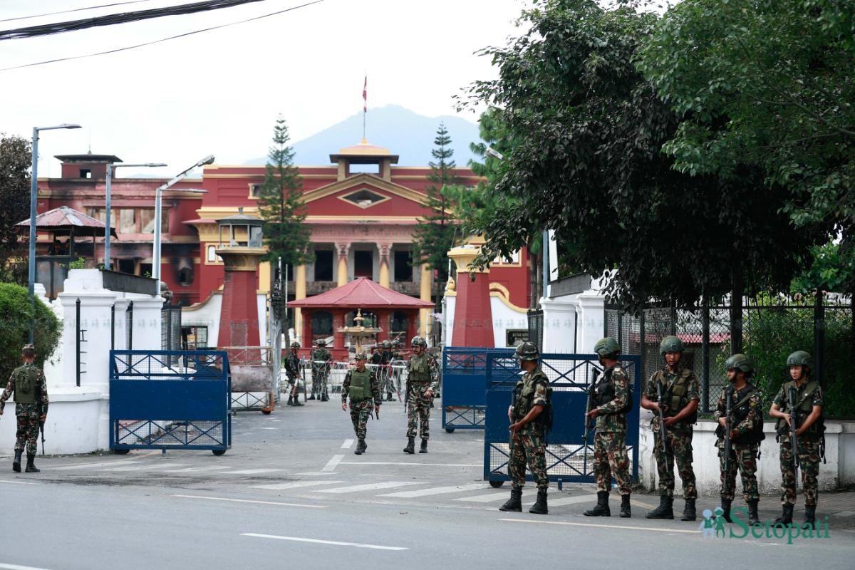 शीतल निवासमा सेनाको कडाइ (तस्बिरहरू)