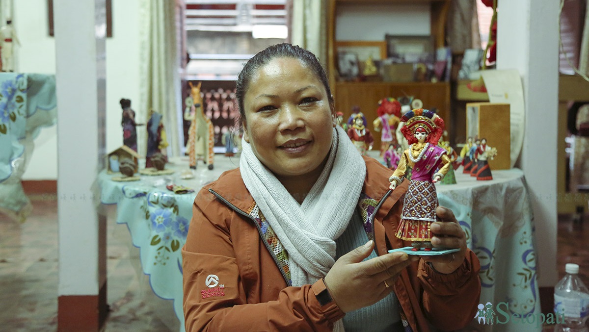 सिस्टर्स क्रिएसन्सकी सञ्चालक लक्ष्मी नकर्मी। तस्बिरः नवीनबाबु गुरूङ/सेतोपाटी