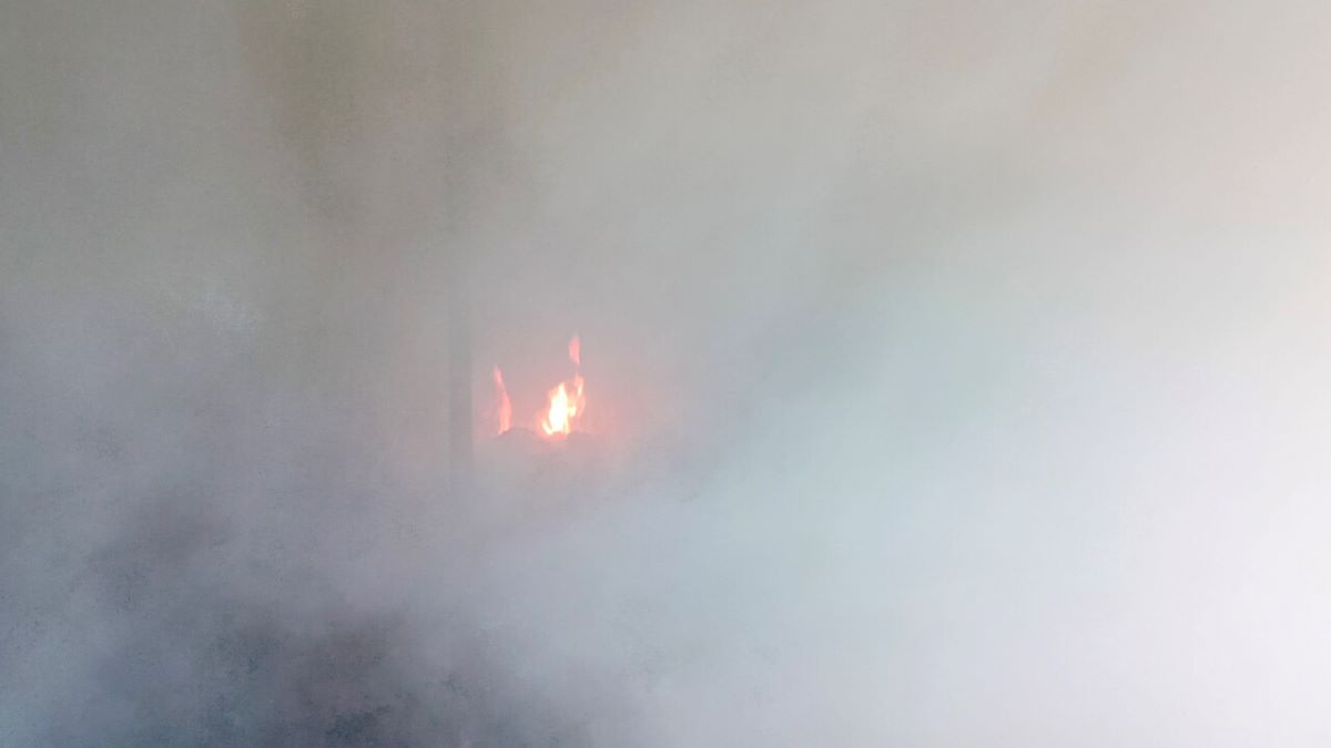 कैलालीमा जुत्ताचप्पल गोदाममा आगलागी, ७० लाख बढीको क्षति