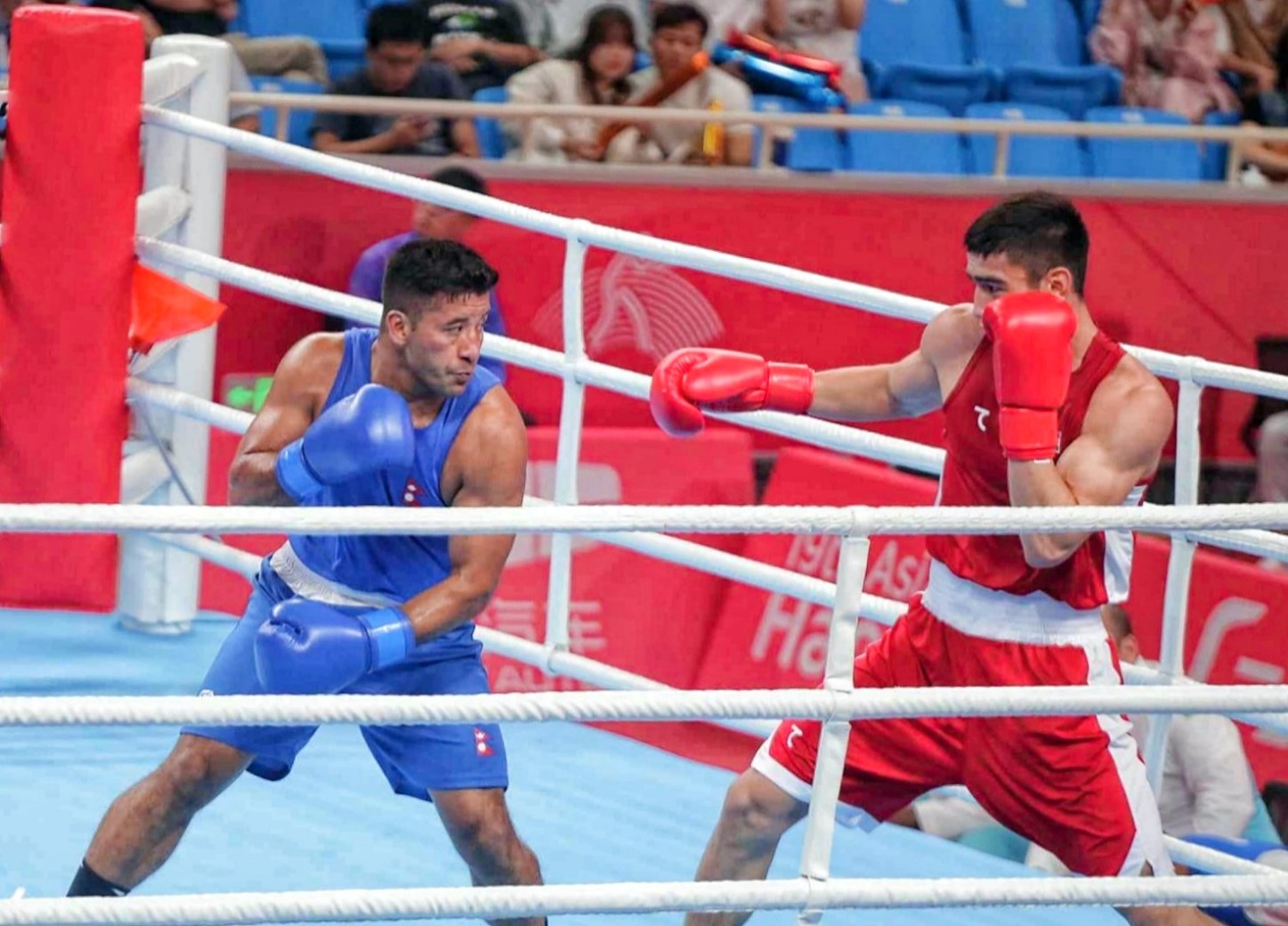 बक्सिङ खेलाडी दिपक श्रेष्ठ (निलो)