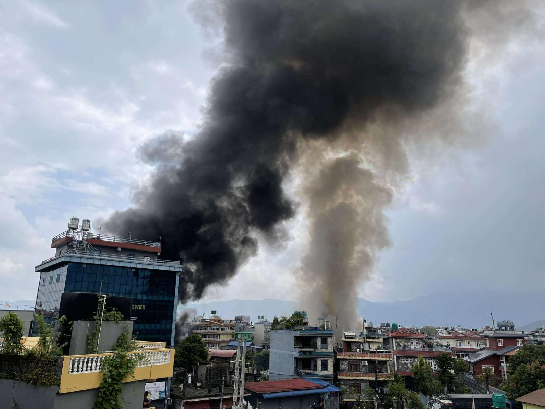 गण्डकीका मन्त्री थापाको घरमा तोडफोड र आगजनी