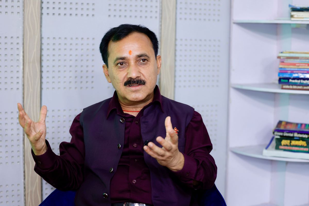 देउवा, ओली र दाहाललाई असारमै नेतृत्व छाड्नुस् भनेको थिएँ, मान्नुभएन: विश्वप्रकाश शर्मा