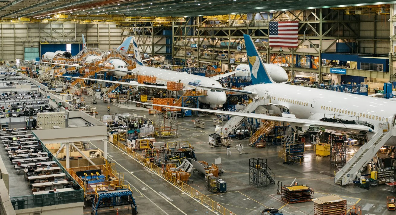 अमेरिकी जहाज उत्पादक कम्पनी बोइङको निर्माण स्थल। तस्बिर स्रोत: द न्यूयोर्क टाइम्स