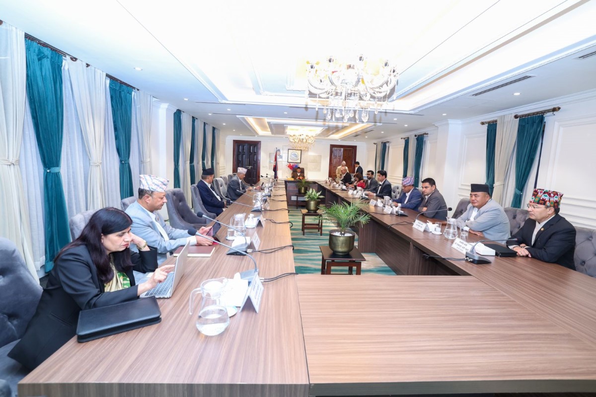 मन्त्रिपरिषद बैठक सुरू