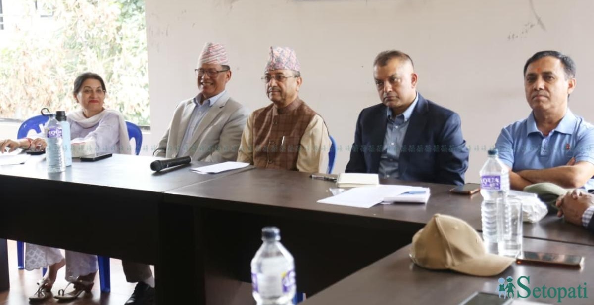 कांग्रेसमा विशेष महाधिवेशन गर्न गगनको प्रस्ताव, विश्वप्रकाशको समर्थन, देउवा निकटको विरोध!