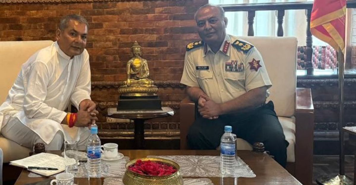 प्रधानसेनापतिसँग छलफलपछि दुर्गा प्रसाईंले लेखे यस्तो स्ट्याटस