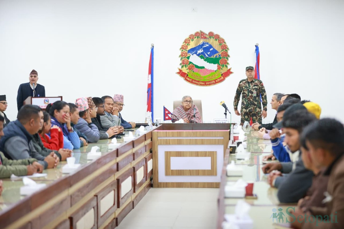 सरकार र जेनजी प्रतिनिधिहरूबीच बुधबार सम्झौतामा हस्ताक्षर हुँदै।