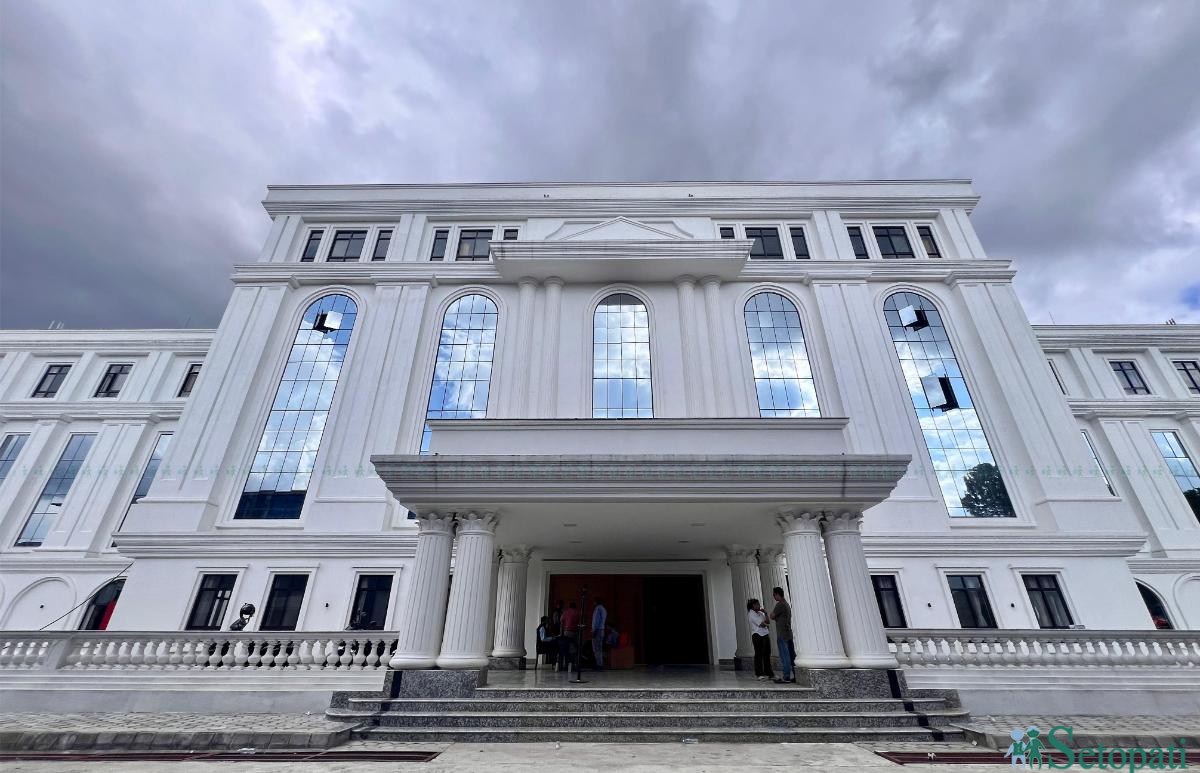 गृह मन्त्रालयको नयाँ भवनमा तयार पारिँदैछ प्रधानमन्त्रीको कार्यकक्ष (तस्बिरहरू)