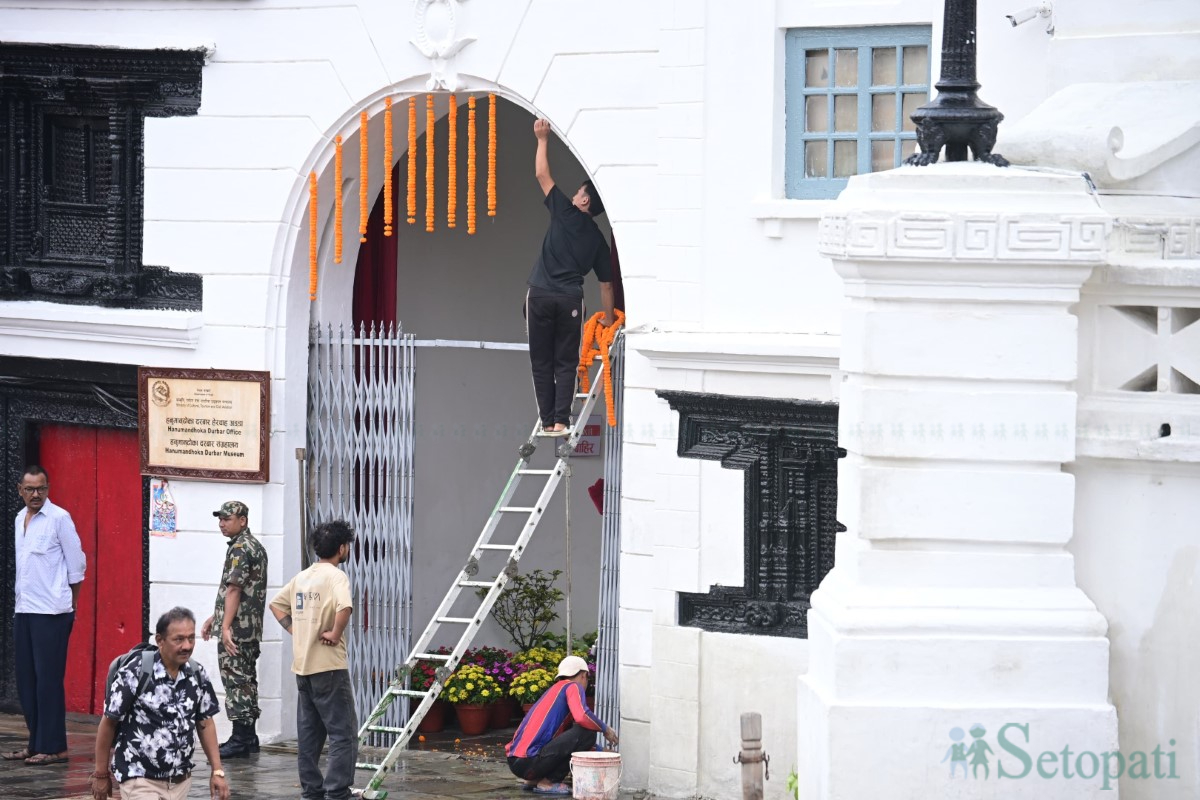 इन्द्रजात्राको रथ तान्ने पहिलो दिन बिहानैदेखि तयारी (तस्बिरहरू)