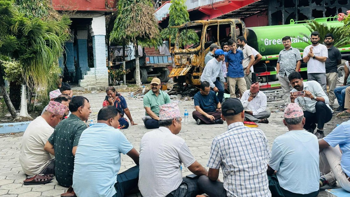 भवन जलेपछि आँगनमै बसेर इटहरीले गर्‍यो ३ निर्णय