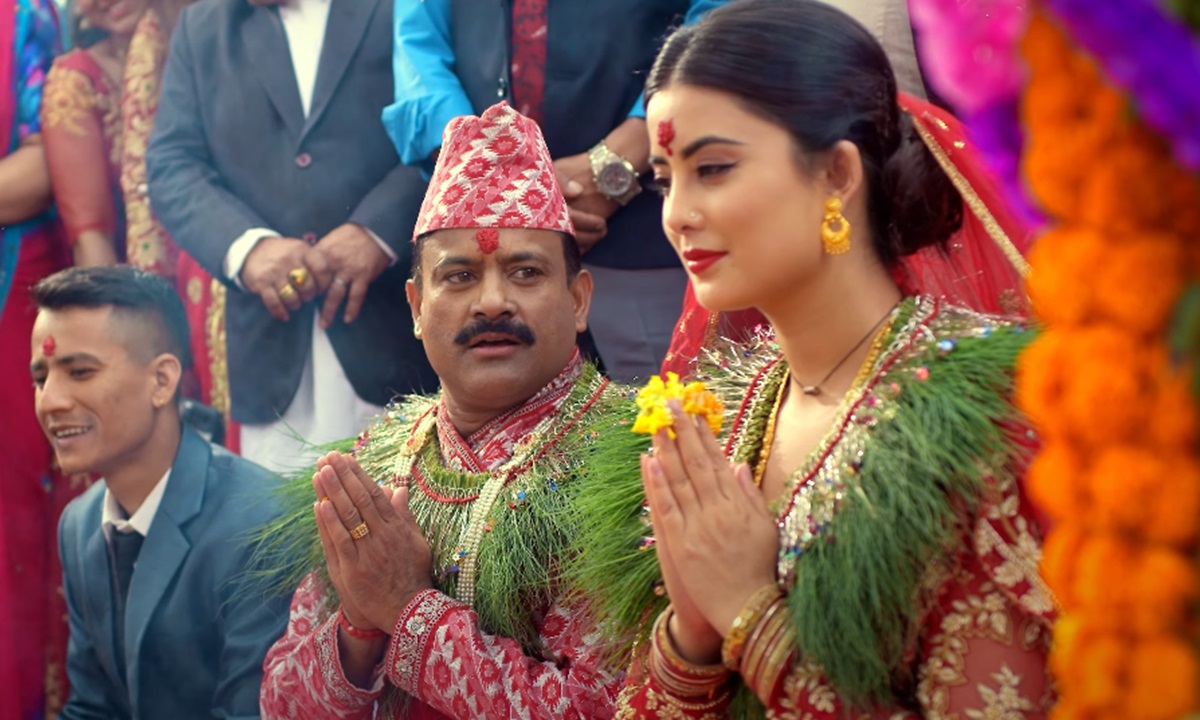 -फिल्म ज्वाइँ साबको दृश्यमा जितु नेपाल र नीति शाह