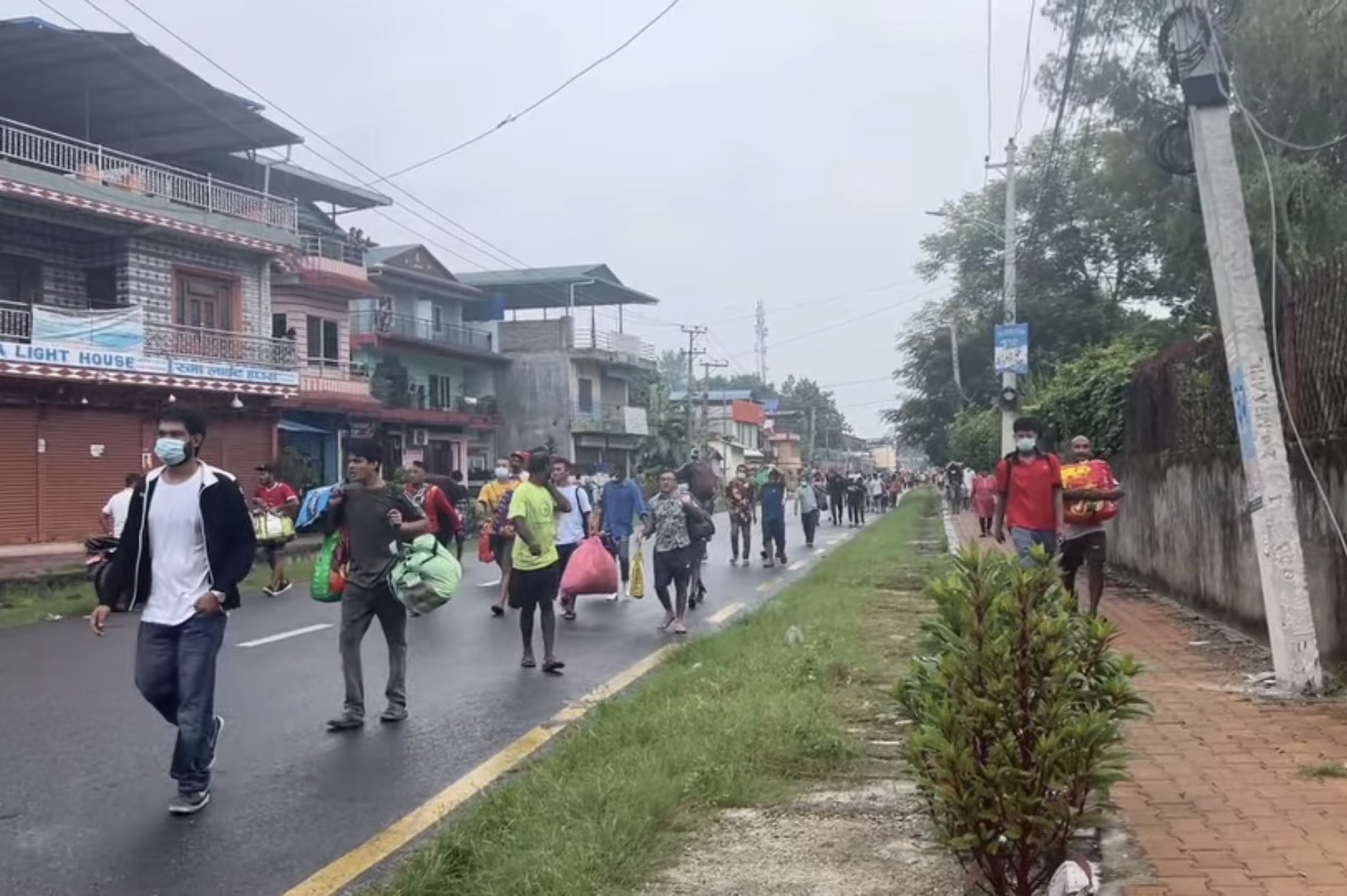 सुरक्षा घेरा तोडेर भरतपुर कारागारबाट बाहिर निस्किए कैदीहरु