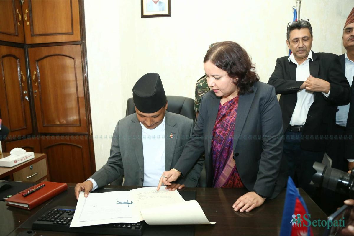 कुलमान घिसिङले भने–सुशासन र इमानदारपूर्वक काम नगर्ने कर्मचारीलाई तुरून्तै हटाइनेछ