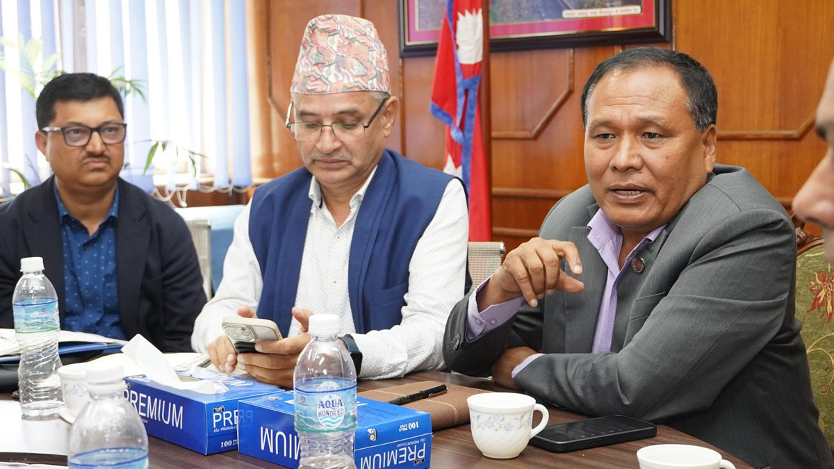 दसैंमा नागढुंगा सुरूङमार्ग प्रयोग गर्ने व्यवस्था मिलाउन मन्त्री घिसिङको निर्देशन