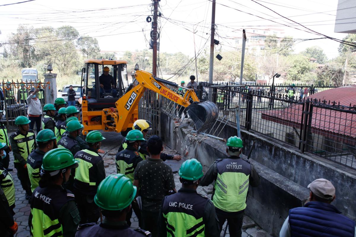 lalitpur-dozer-(10)-1731217305.jpg