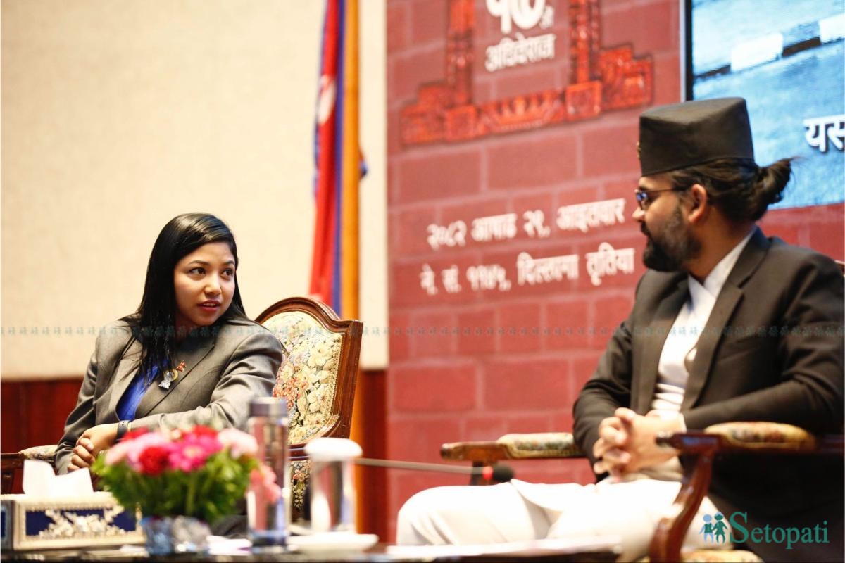 मेयर बालेन शाह र उपमेयर सुनिता डंगोल।