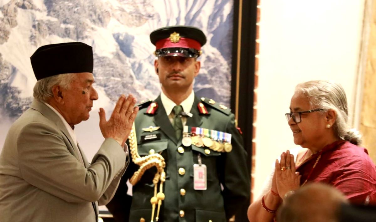 त्यसपछि प्रधानमन्त्री कार्कीलाई राष्ट्रपति पौडेलले भने- देश सफल होस्, जनता बँचुन्