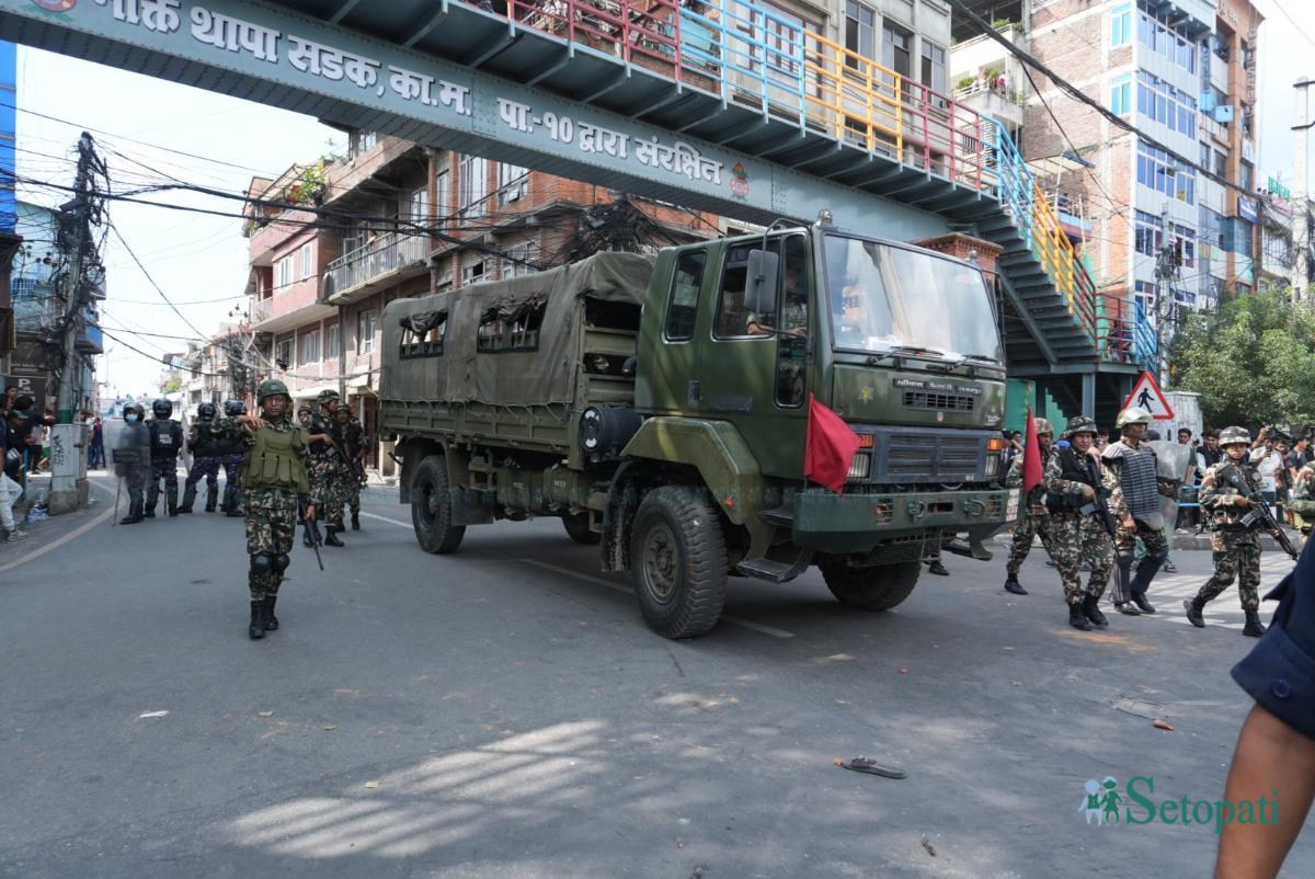 सेनाले बुधबार साँझसम्म बरामद गर्‍यो ७३ नाल हतियार, ३०३ जना फरार कैदी पक्राउ