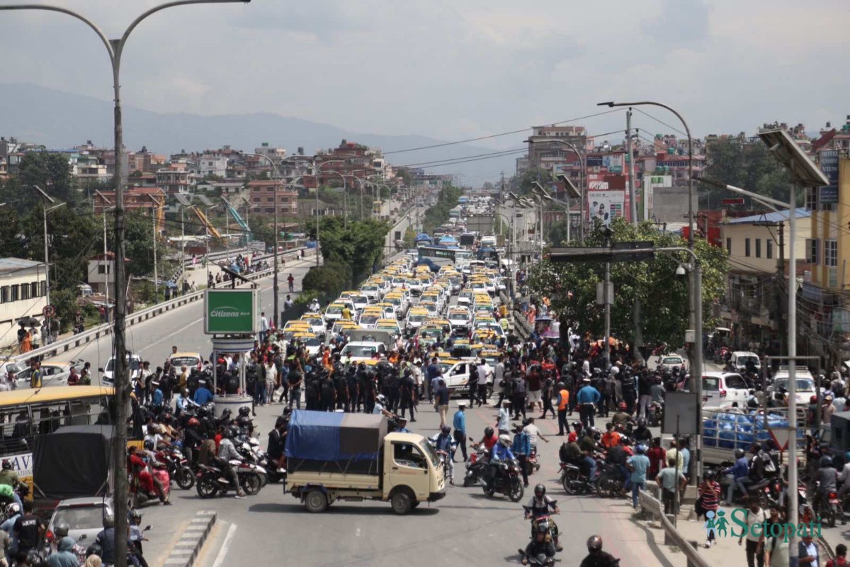 taxi-protest-setopati-(1)-1726216070.jpeg