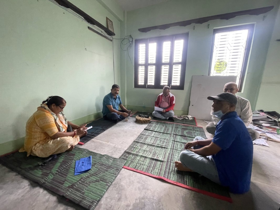 भुइँमै बसेर सेवा दिन थाल्यो वडा कार्यालयले