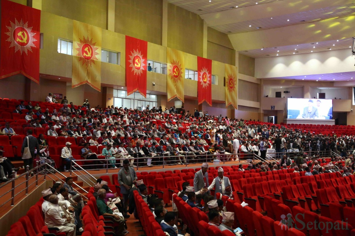 'मन्त्रीज्यू, फोटो त खिचियो तर केमा पोस्ट गर्ने? फेसबुक बन्द गरिहाल्नुभयो!'